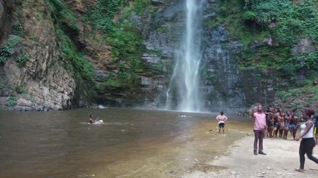 Wli Waterfalls Inn Wli Afegame Eksteriør billede